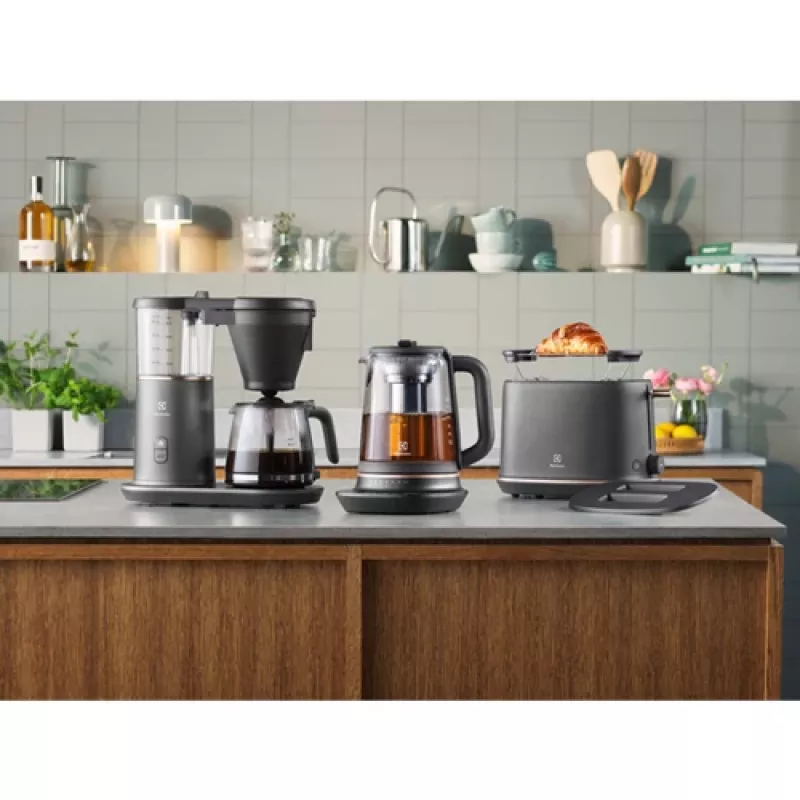 Electrolux E7K16BP hervidor de agua 1,7 l 2400 W negro, cobre