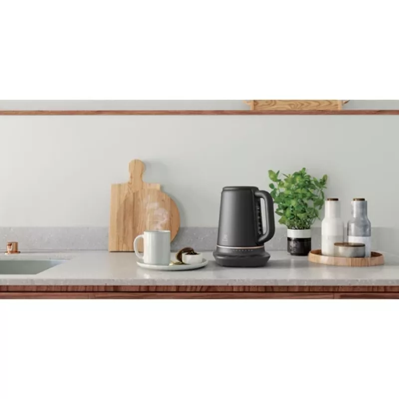 Electrolux E7K16BP hervidor de agua 1,7 l 2400 W negro, cobre