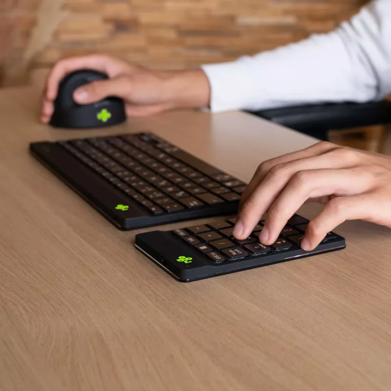Teclado numérico R-Go Tools R-Go Numpad Break, teclado numérico ergonómico con software de pausas, Bluetooth, negro