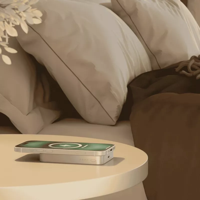 Batería externa ZENS slim Qi2 Al 10000mah blanca