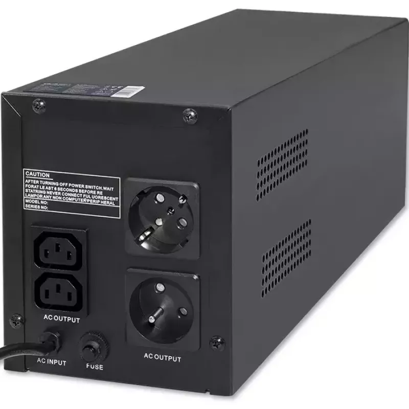 Qoltec UPS 53776 Line-Interactive 1,5 kVA 900 W 4 salidas AC
