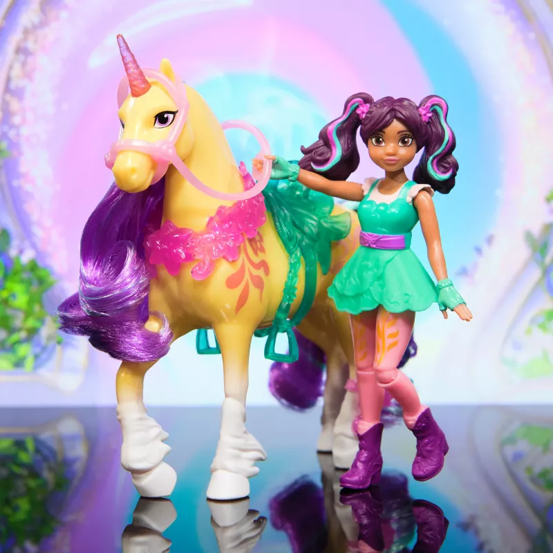 Spin Master Unicorn Academy set de figuras Ava y unicornio Leaf con crin y cola reales y cepillo, a partir de 4 años