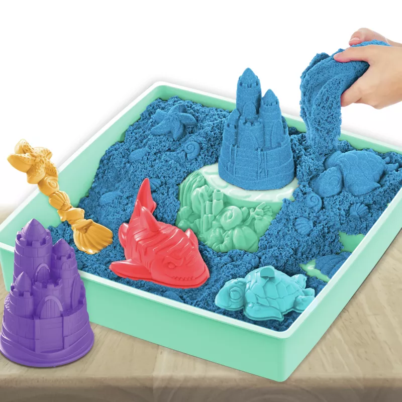 Kinetic Sand, set de arenero, regalos creativos de Pascua, incluye 1 lb de arena moldeable azul, 4 herramientas y moldes, almacenamiento, juguete sensorial para niños a partir de 3 años