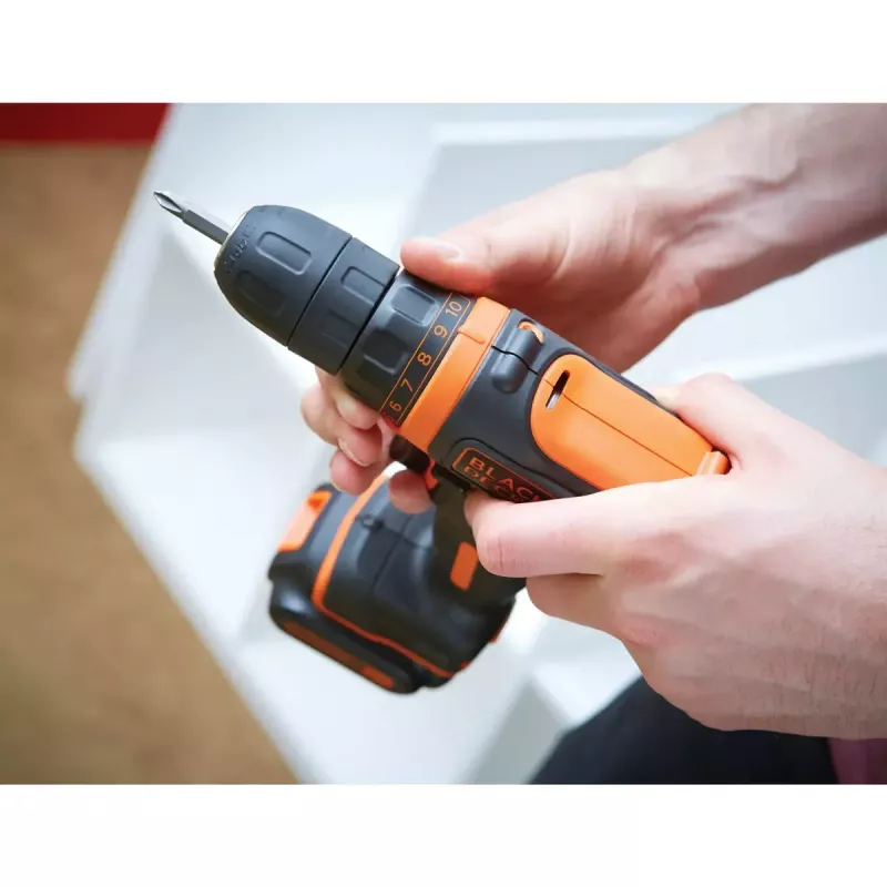 Taladro con empuñadura de pistola Black & Decker BDCDD12-QW, sin llave, 1.5 Ah