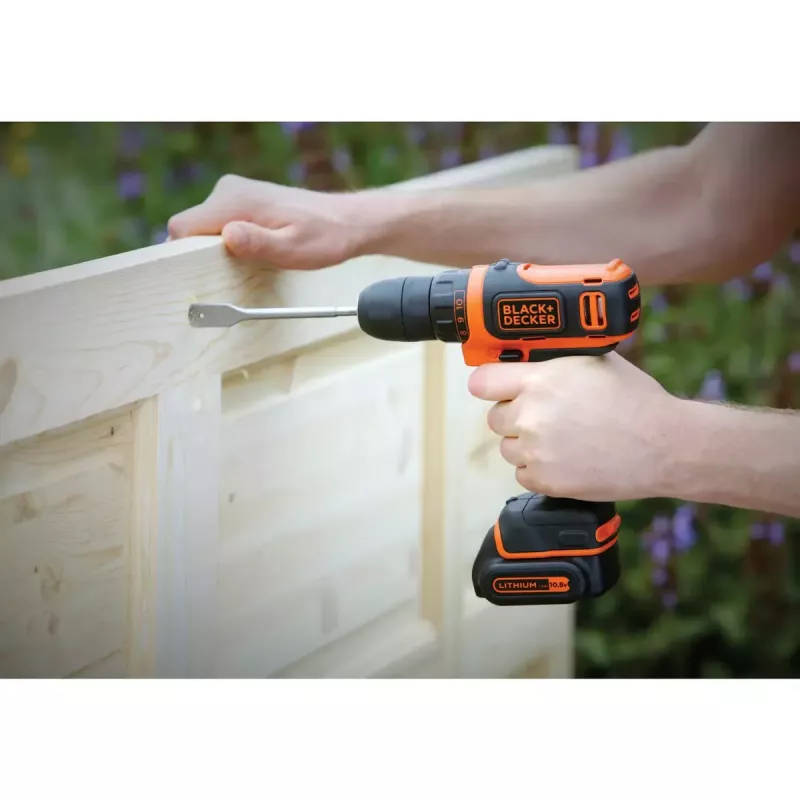 Taladro con empuñadura de pistola Black & Decker BDCDD12-QW, sin llave, 1.5 Ah