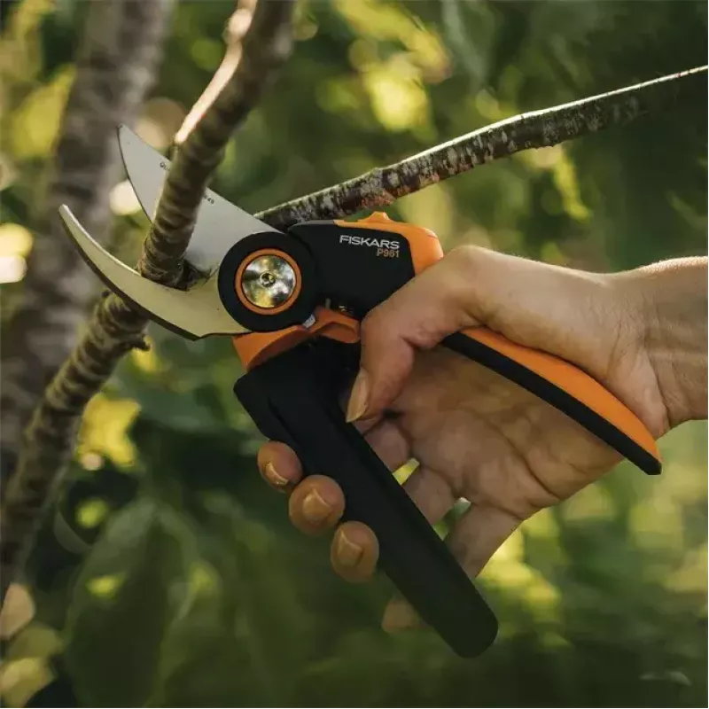 Tijera de podar Fiskars X-Series L P961 — bypass, hoja de acero, corte de 2,6 cm, 222 mm de longitud