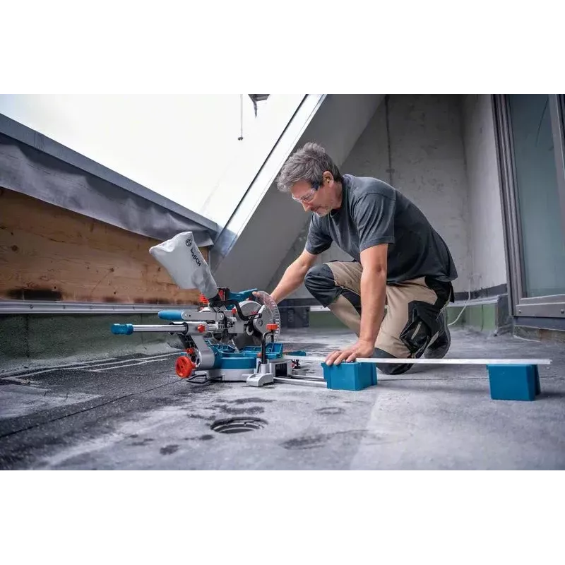 Bosch GCM 18V-216 D Professional ingletadora a batería, 5000 rpm