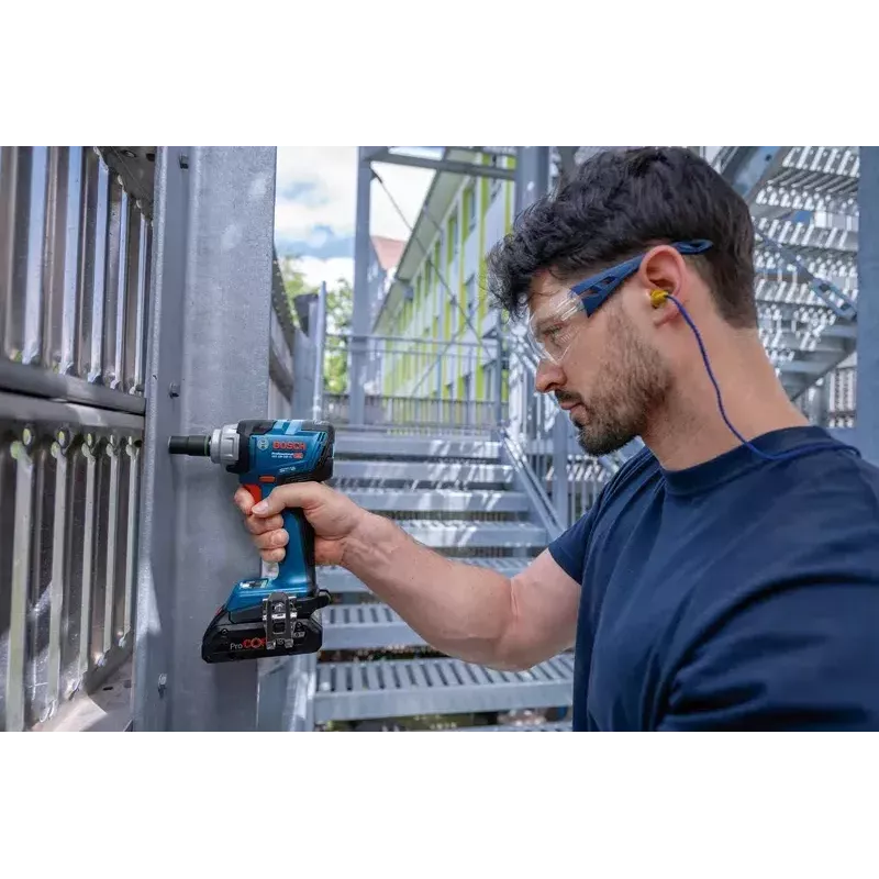 Bosch GDS 18V-330 HC Professional llave de impacto a batería, 18 V, 1/2 pulgada, 2800 rpm, 330 Nm, 2 baterías de 4,0 Ah, cargador, Bluetooth, L-BOXX, azul/negro