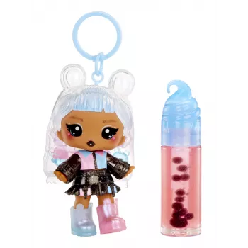 MGA Entertainment Yummiland muñeca con brillo de labios Sour Sweeties - Gabi Gummybear