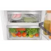 Frigorífico-congelador combinado integrable Bosch Serie 4 KIN96VFD0 — 290 l totales (215 l frigorífico / 75 l congelador), NoFrost, congelador abajo, puerta reversible