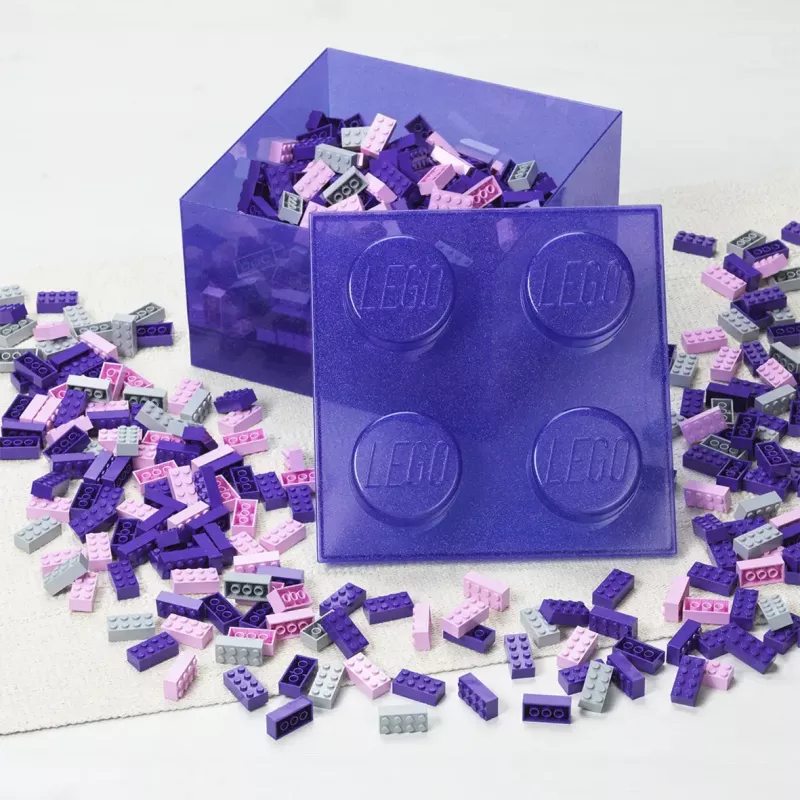 Caja de almacenamiento Room Copenhagen LEGO Storage Brick 4 Top Lid Glitter — lila/transparente