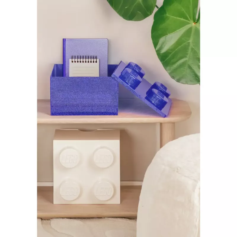 Caja de almacenamiento Room Copenhagen LEGO Storage Brick 4 Top Lid Glitter — lila/transparente