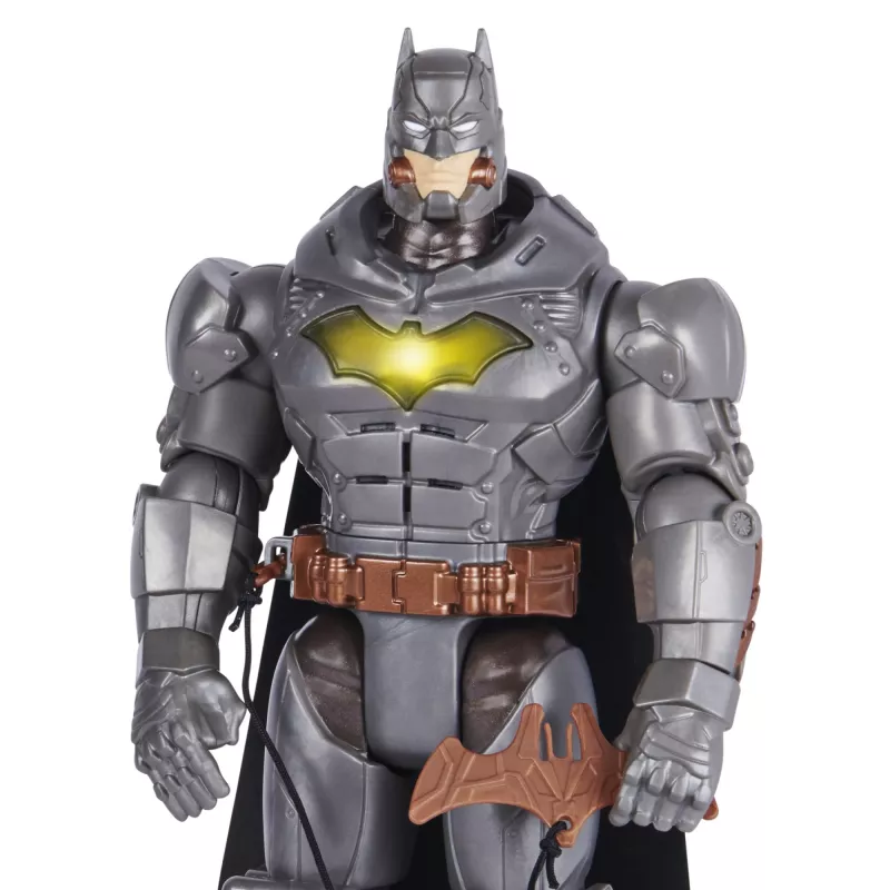 Spin Master Batman 30 cm Deluxe figura de acción con función de golpe y lanzamiento, 5 accesorios, efectos de luz y sonido, a partir de 4 años