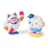 La casa de muñecas de Gabby: La película, Cakey Cat y Cookie Bobby, figuras con 2 accesorios, juguete infantil para niñas y niños a partir de 3 años