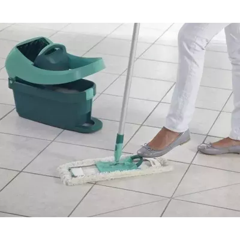 Cubo con sistema de fregado Leifheit 55076 — escurridor ergonómico, gran capacidad, verde