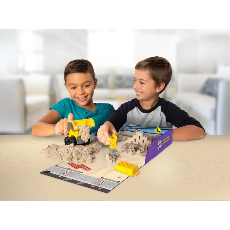 Kinetic Sand, set de juego Dig N' Demolish con 450 g de arena de juego y camión de juguete, juguete sensorial para niños a partir de 5 años
