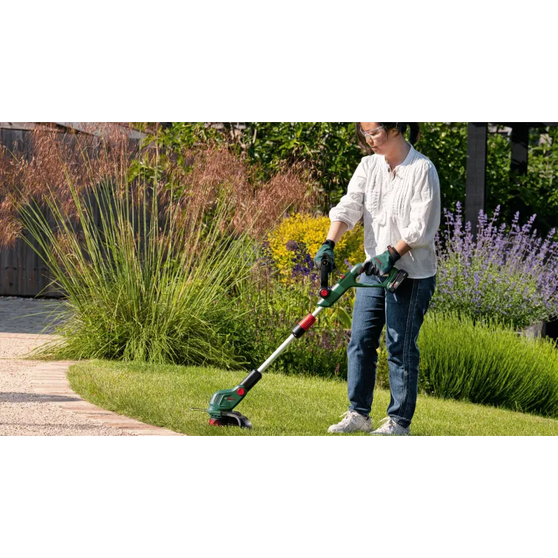 Bosch UniversalGrassCut 18V-26-500 26 cm batería negro, verde