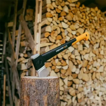 Hacha herramienta Fiskars 1069105