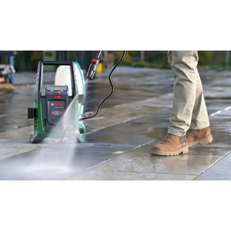 Hidrolimpiadora inalámbrica Bosch UniversalAquatak 36V-100