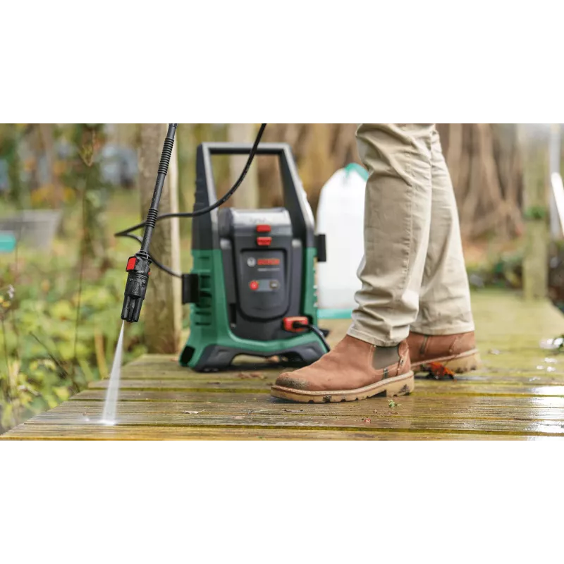 Hidrolimpiadora Bosch UniversalAquatak 36V-100 — 100 bar, a batería de 36V