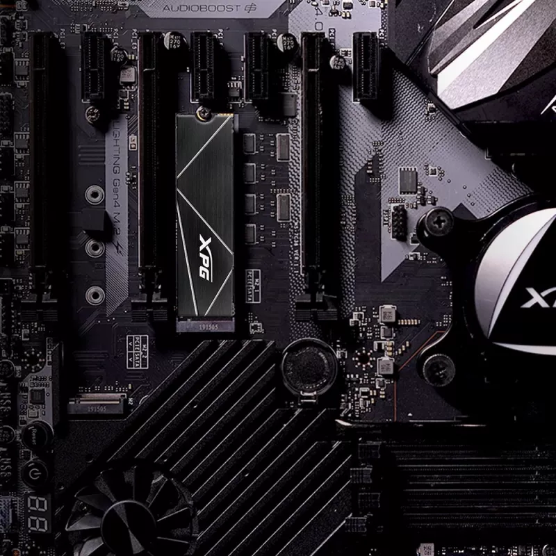 SSD M.2 512 GB ADATA XPG GAMMIX S70 BLADE — PCIe 4.0 NVMe, lectura 7400 MB/s, escritura 2600 MB/s