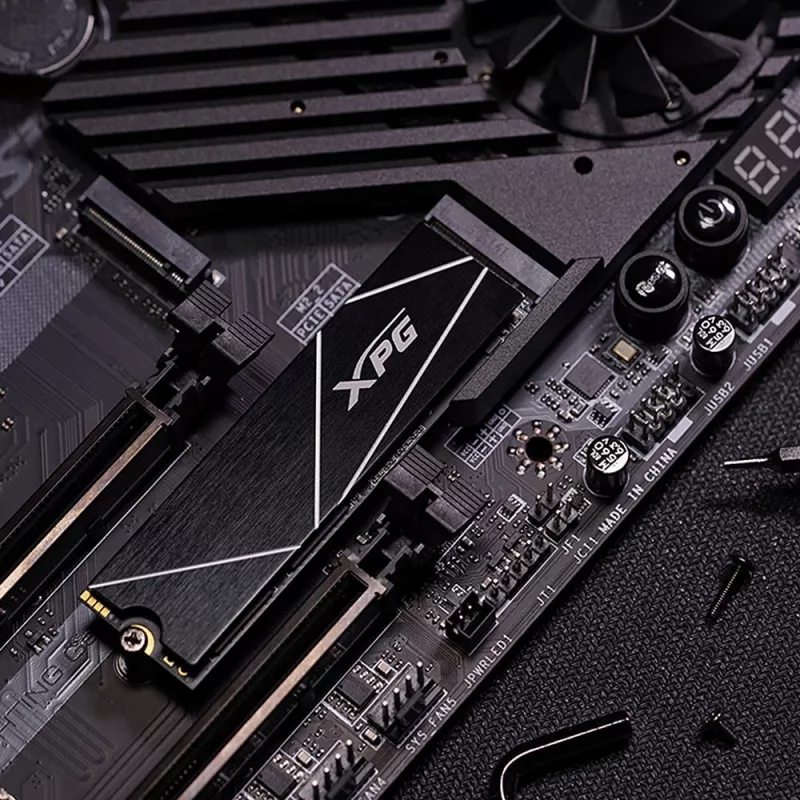 SSD M.2 512 GB ADATA XPG GAMMIX S70 BLADE — PCIe 4.0 NVMe, lectura 7400 MB/s, escritura 2600 MB/s