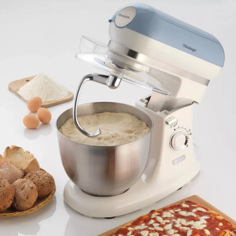 Ariete 1588 Vintage batidora amasadora, batidora planetaria para pan, pizza, tartas y bollería, capacidad 5,5 l, 7 velocidades, 2400 vatios, azul pastel