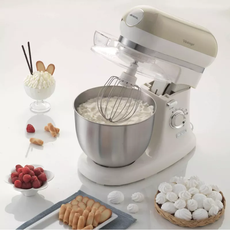Ariete 1588 Vintage batidora amasadora, batidora planetaria para pan, pizza, tartas y bollería, capacidad 5,5 l, 7 velocidades, 2400 vatios, beige pastel