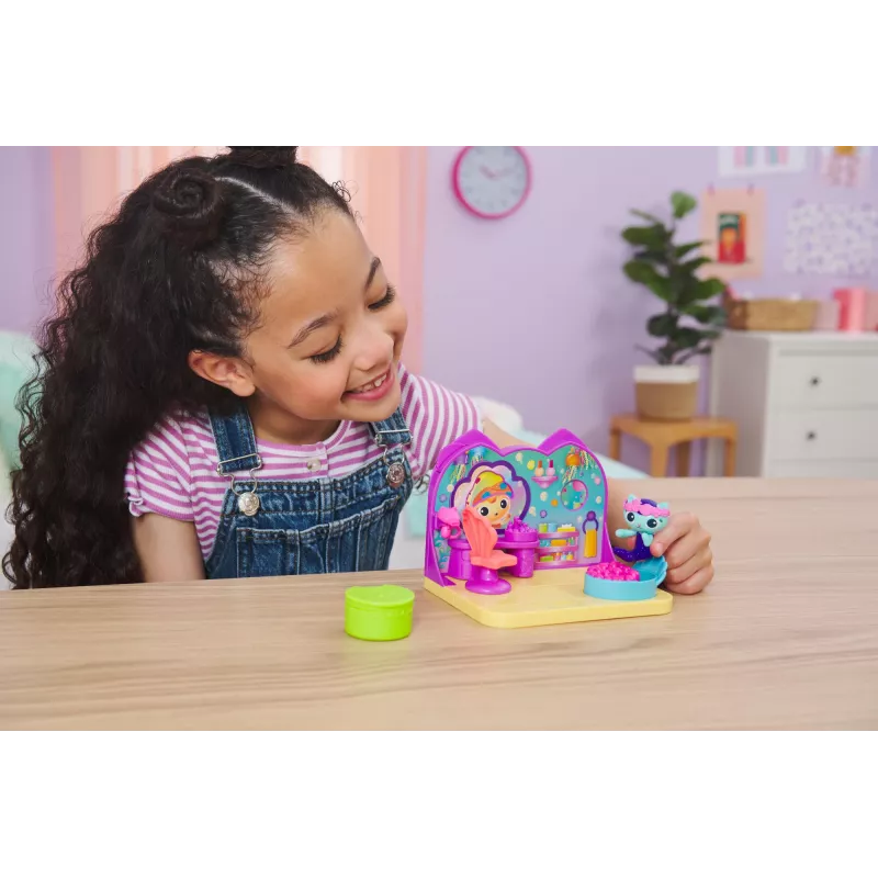 Set de juego Deluxe Room Spin Master Gabby's Dollhouse – Wellness Room con figura de suricato