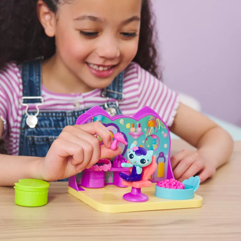 Set de juego Deluxe Room Spin Master Gabby's Dollhouse – Wellness Room con figura de suricato