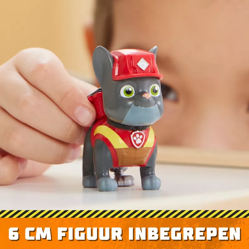 Rubble & Crew, camión grúa de juguete con pinza Chargers con piezas móviles y una figura de acción coleccionable, juguete para niños a partir de 3 años