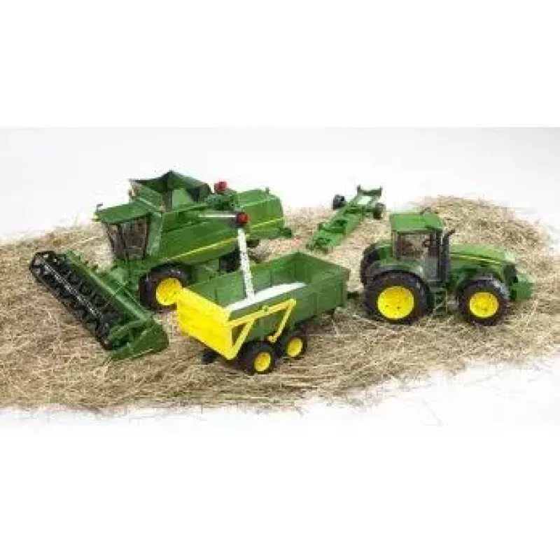 Mini tractor BRUDER John Deere T670i