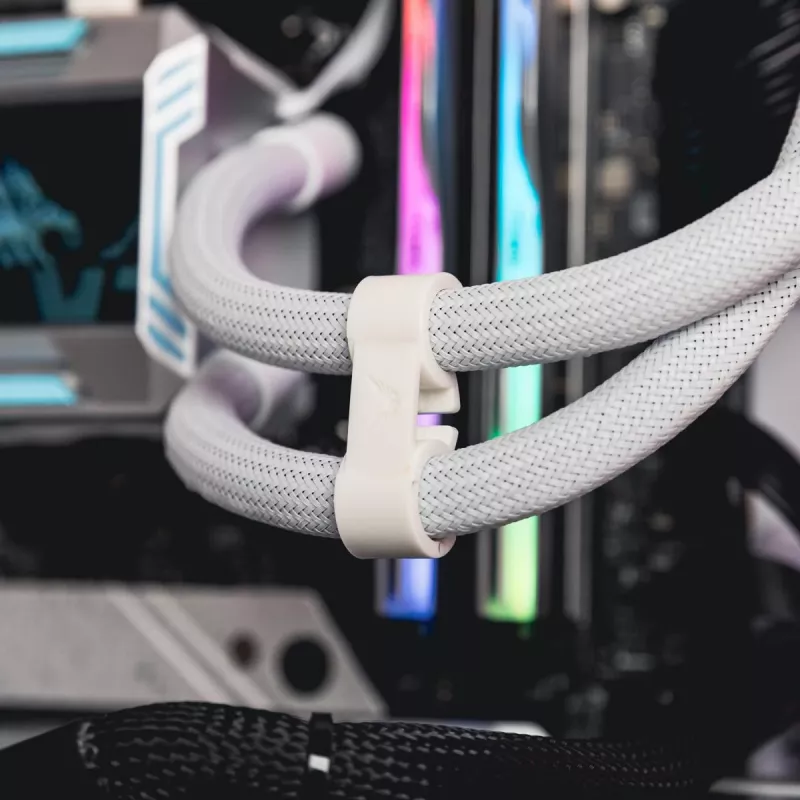 Refrigeración líquida todo en uno VALKYRIE Syn 240 ARGB blanca