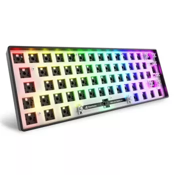 Teclado mecánico compacto 60 % Sharkoon SKILLER SGK50 S4 — USB con cable, distribución QWERTY alemana, retroiluminación RGB, cable de 1,5 m, negro