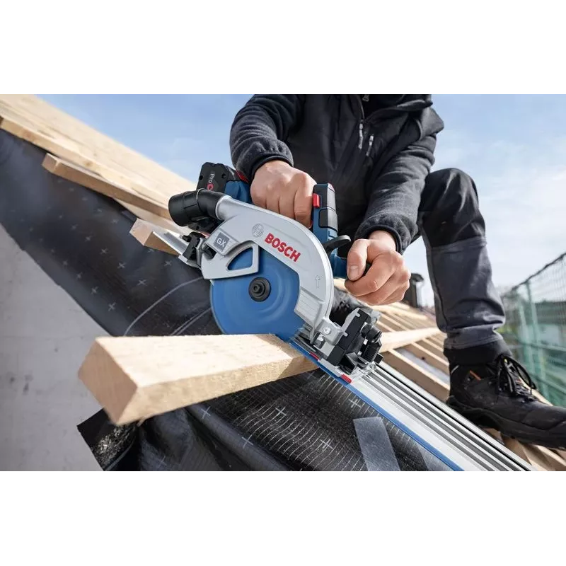 Sierra circular a batería Bosch GKS 18V-57-2 GX Professional 06016C1001, 18 V, hoja de 165 mm, orificio de 20 mm, solo (sin batería ni cargador), en L-BOXX, azul/negro