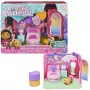 Gabby's Dollhouse, Dormitorio Dulces Sueños con figura Pillow Cat y 3 accesorios, 3 muebles y 2 entregas, juguete para niños a partir de 3 años