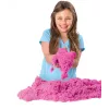 Kinetic Sand, 2 lbs Arena de juego rosa, regalos de Pascua, arena sensorial moldeable para niños, bolsa resellable (el envase puede variar)