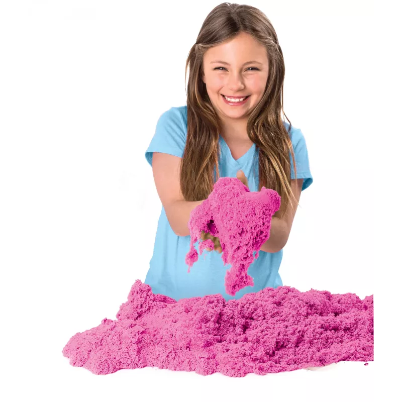 Kinetic Sand, 2 lbs Arena de juego rosa, regalos de Pascua, arena sensorial moldeable para niños, bolsa resellable (el envase puede variar)