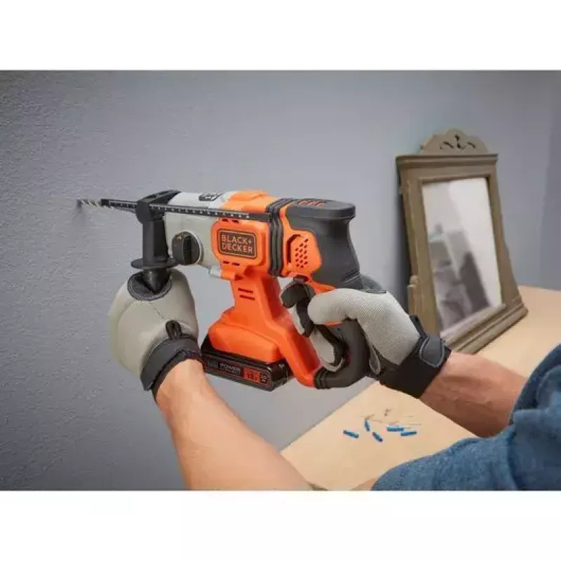 Taladradora Black & Decker BCD900B-XJ