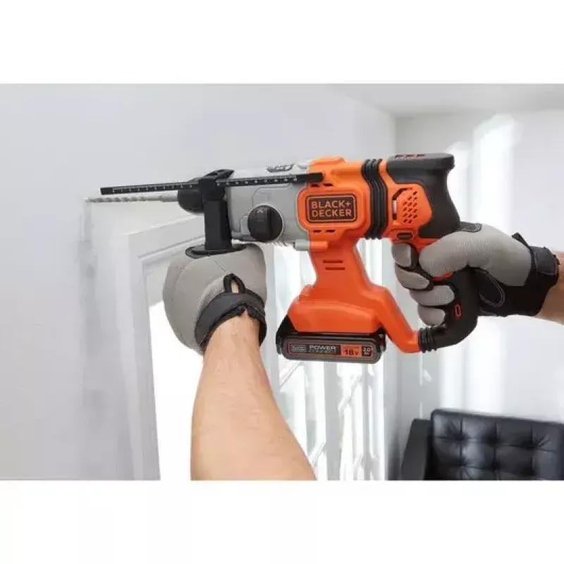 Taladradora Black & Decker BCD900B-XJ