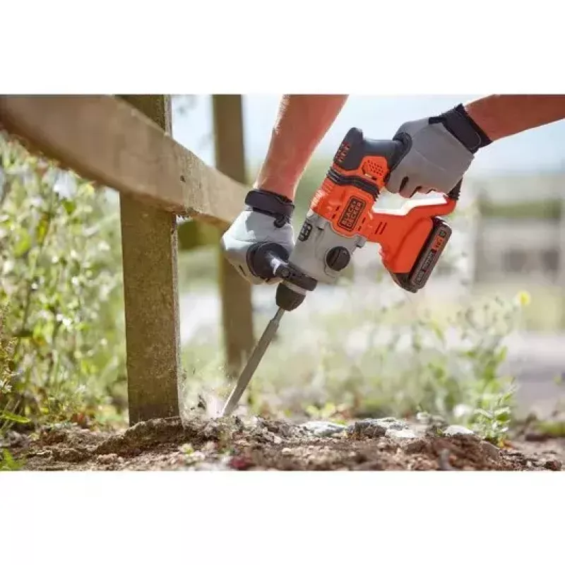 Taladradora Black & Decker BCD900B-XJ