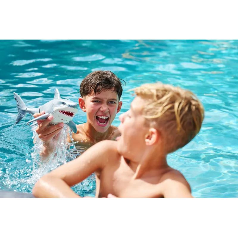 Zuru Robo Alive Gran Tiburón Blanco 71126 — figura interactiva a pilas para jugar en el agua