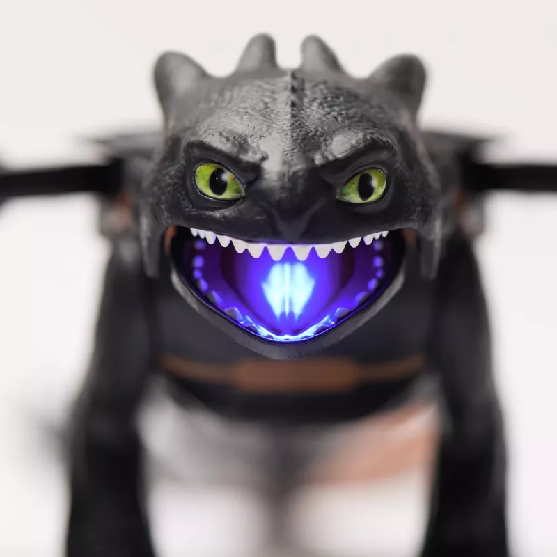 Figura de acción Spinmaster Ultimate Plasma Blast Toothless 25 inch alas con luz y sonido, a partir de 4 años