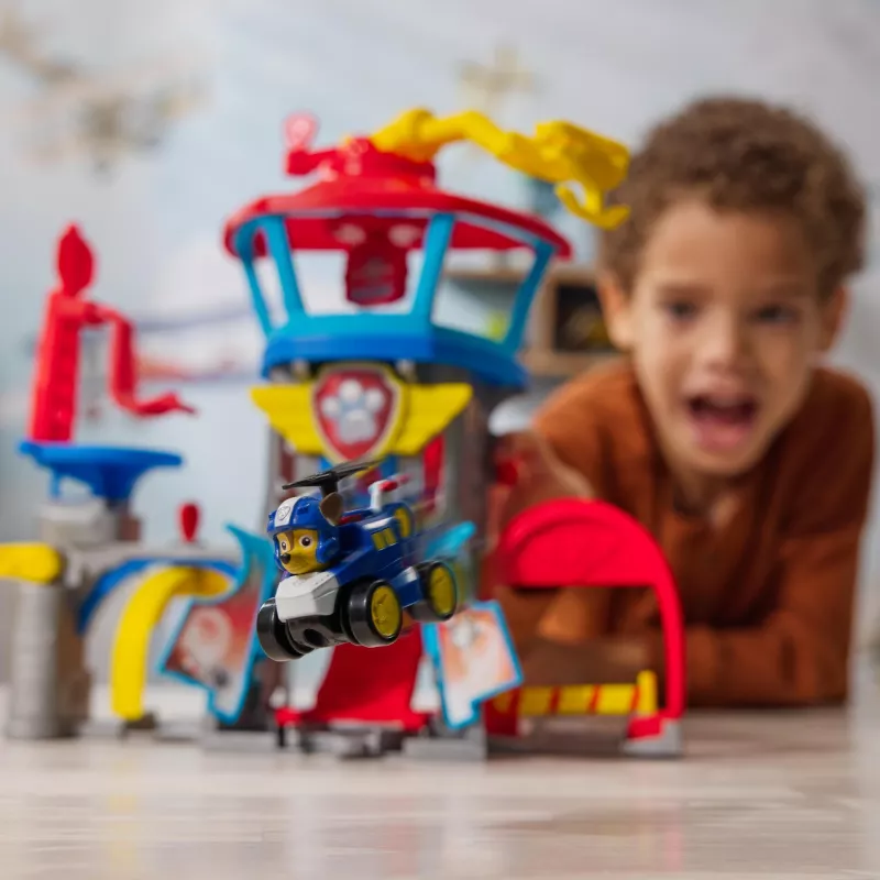 PAW Patrol : Air Rescue, set de juego Pup Squad Adventure Bay Airport, con coche de juguete Chase y lanzador de vehículos, juguete infantil para niños y niñas a partir de 3 años