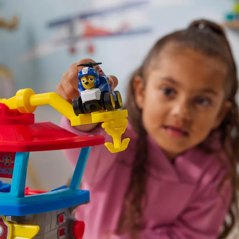 PAW Patrol : Air Rescue, set de juego Pup Squad Adventure Bay Airport, con coche de juguete Chase y lanzador de vehículos, juguete infantil para niños y niñas a partir de 3 años
