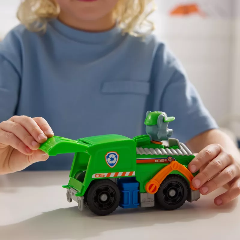 PAW Patrol, camión de reciclaje de Rocky, coche de juguete con figura de acción coleccionable, juguete sostenible para niños y niñas a partir de 3 años