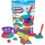 Set de arena cinética para niños Spinmaster Mold n’ Flow 1,5 lb rojo y turquesa con 3 herramientas (a partir de 3 años)