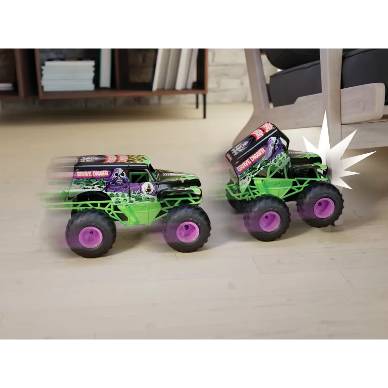 Monster Jam, vehículo teledirigido oficial Smash & Bash Grave Digger para interior y exterior, monster truck reparable a escala 1:15, juguete para niños y niñas a partir de 4 años
