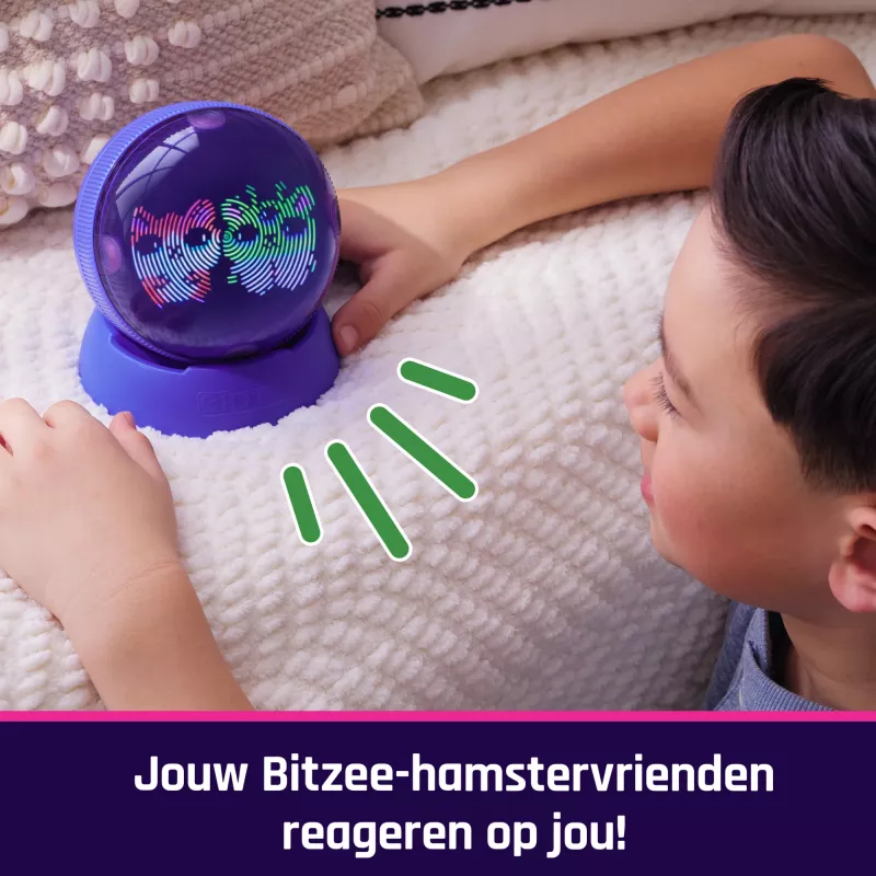 Juguete interactivo de bola de hámster Spinmaster Bitzee con más de 20 hámsteres digitales, rueda y reacciona al tacto, pila AA, multicolor