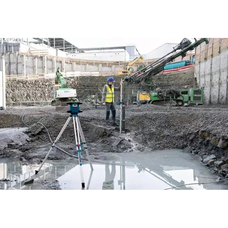 Bosch GRL 650 CHVG Professional nivel láser rotativo a batería, 70 m, láser verde, 18 V, con batería ProCORE18V 4,0 Ah, soporte y maletín, azul